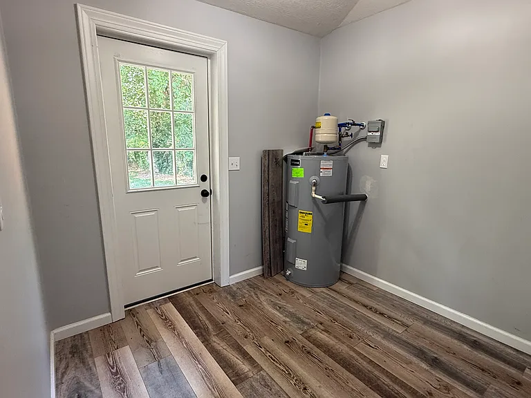 106 E Frazier Ave — Photo 9