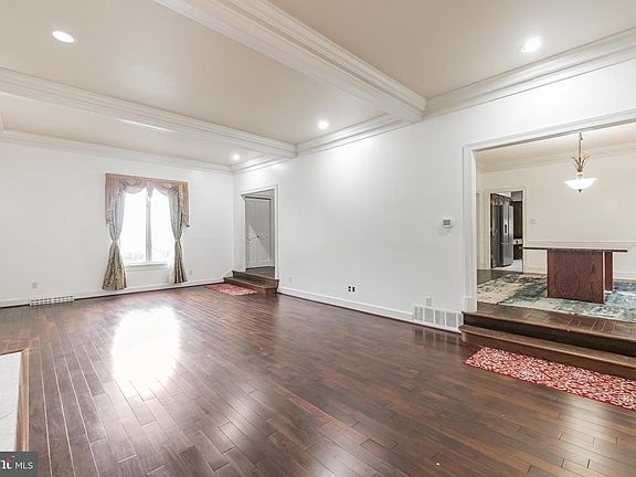 5th image of 1031 Richwood Ave