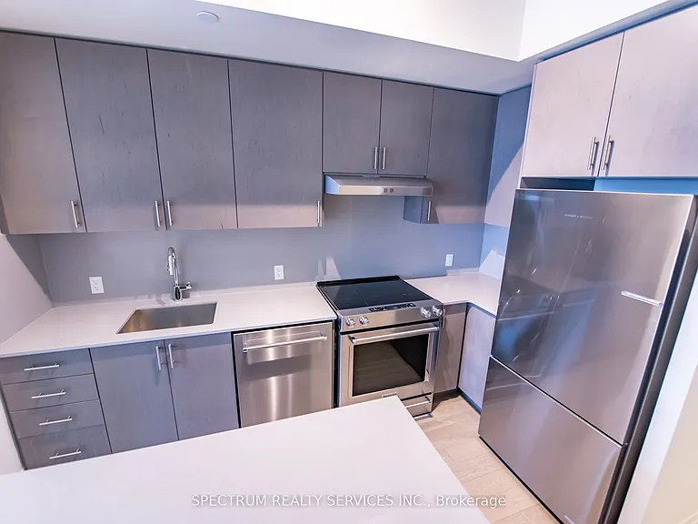 9000 Jane St #Penthouse 119 — Photo 19