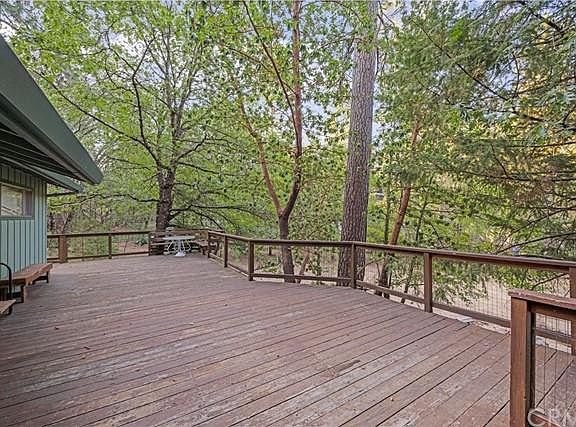 3rd image of 10025 Meadow Dr