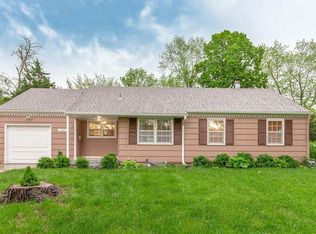 9705 Grandview St, Overland Park, KS 66212