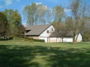 2640 Ford Rd, White Lake, MI 48383