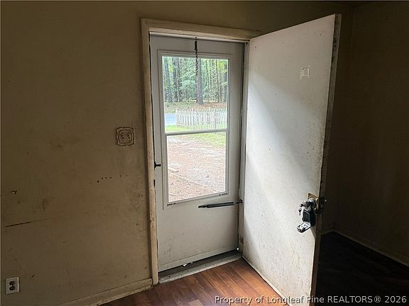 4th image of 754 Marsh St