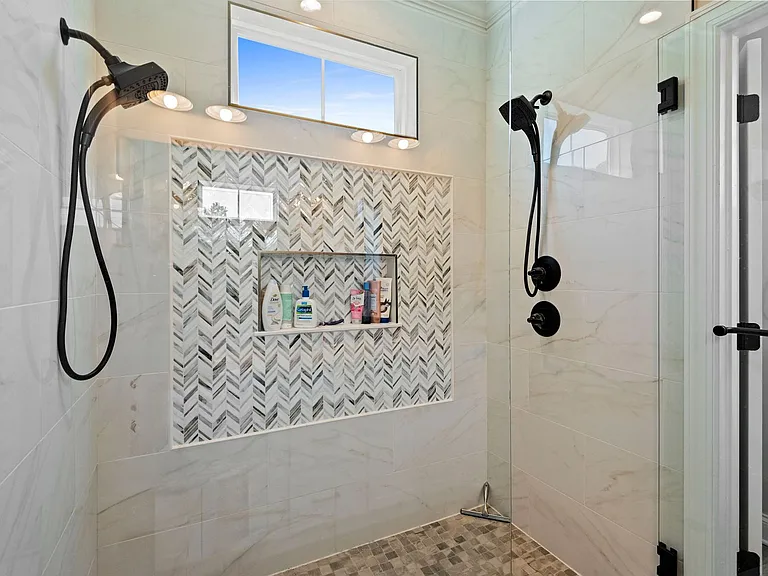 910 Elizabeth St — Photo 15
