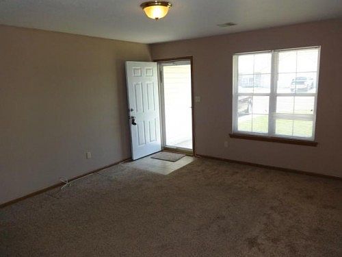 5th image of 1114 SW Ephraim Dr