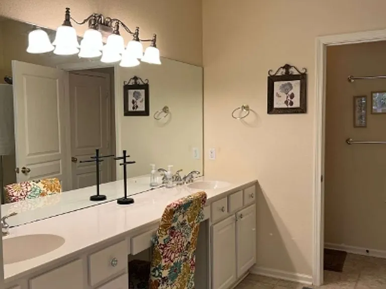 133 Stratford Village Way — Photo 8