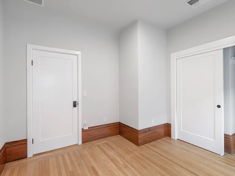 1022 G St #20 — Photo 13