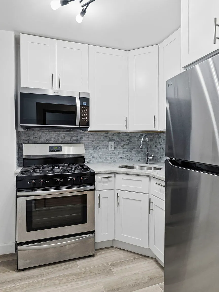 1604 Brooklyn Avenue — Photo 3