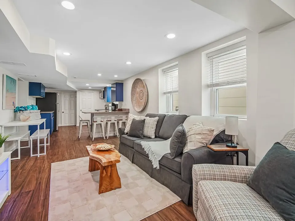 105 N New Haven Ave #1