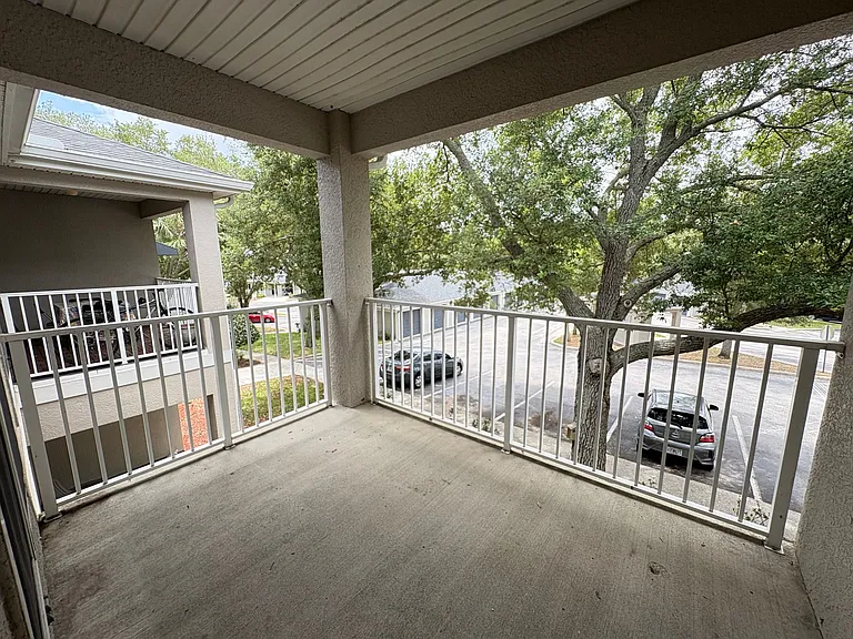 1004 Hemingway Cir — Photo 15