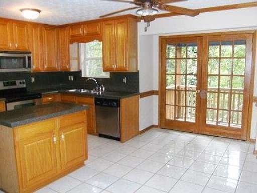 4th image of 6652 Windwood Cir