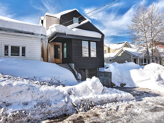 2nd image of 1061 Woodside Ave