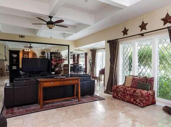 5th image of 71 La Patera Dr