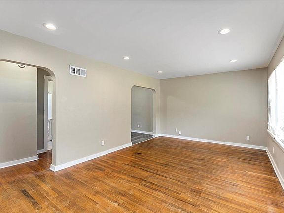 3rd image of 324 Averill Ave