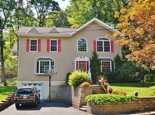 40 Warren Trl, Denville, NJ 07834