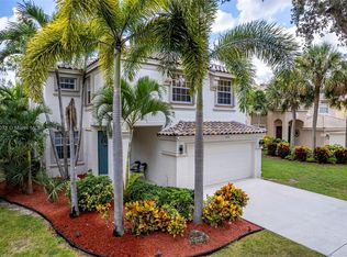 1136 Oakwater Dr, Royal Palm Beach, FL 33411