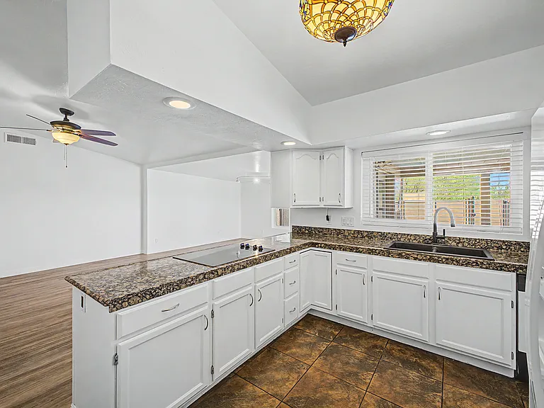 17221 E Lantern Ln — Photo 6