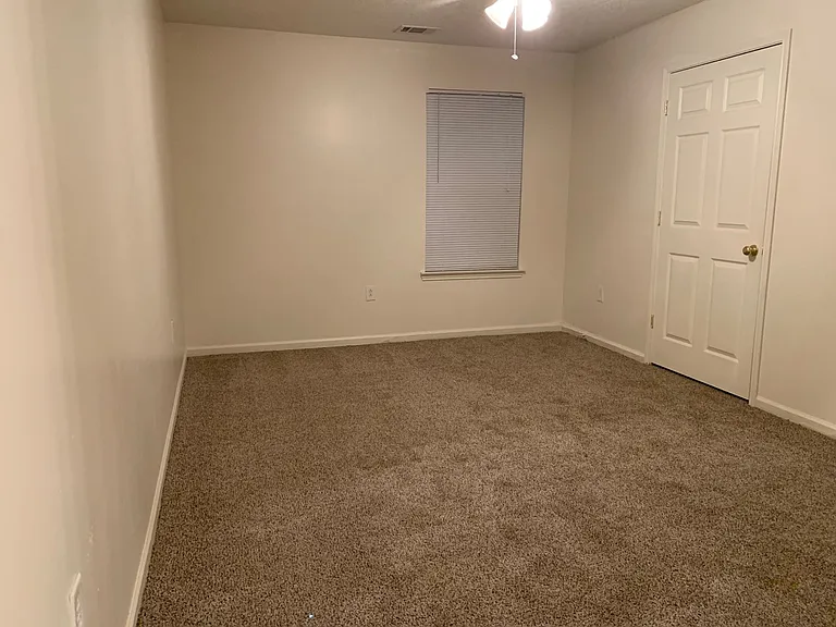 1635 Cobblestone Ln — Photo 11