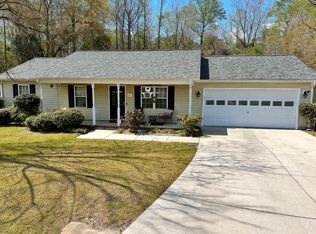 203 Stockton Ct, Richlands, NC 28574