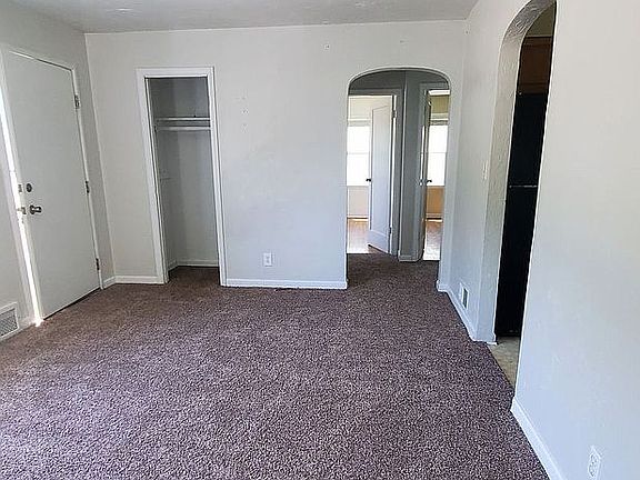 2nd image of 865 Saturn Ave