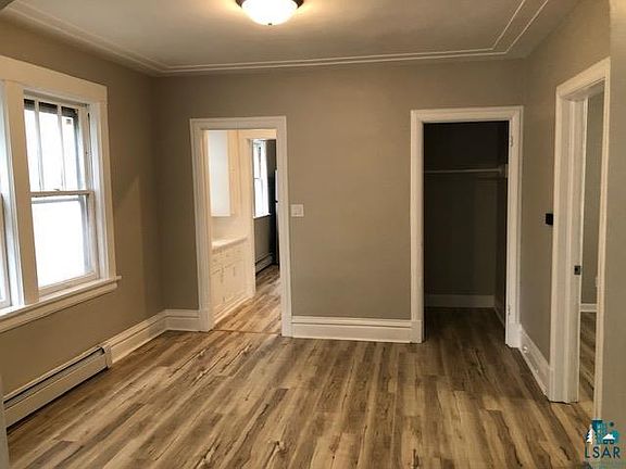 5th image of 611 E 6th St