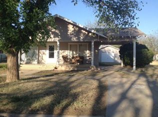 110 N 6th St, Slaton, TX 79364