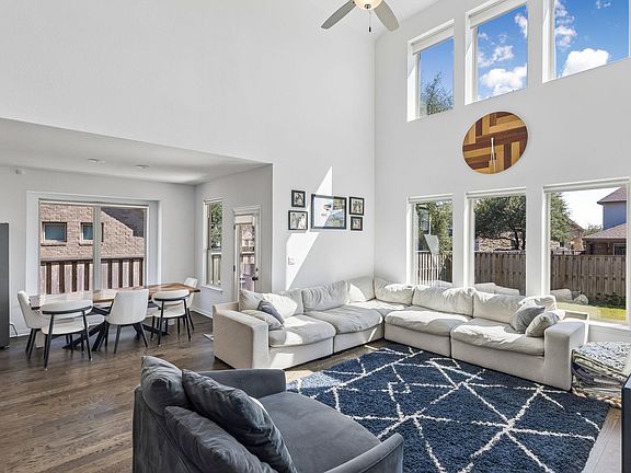 3rd image of 1506 Garrett Oaks Ln