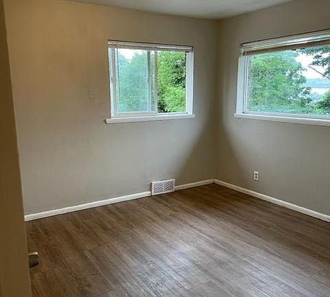 5th image of 10704 6th Ave S Unit A