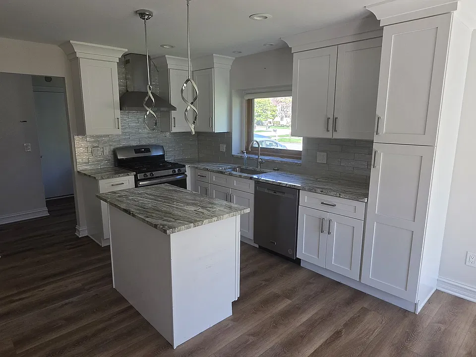 2664 Woodford Dr