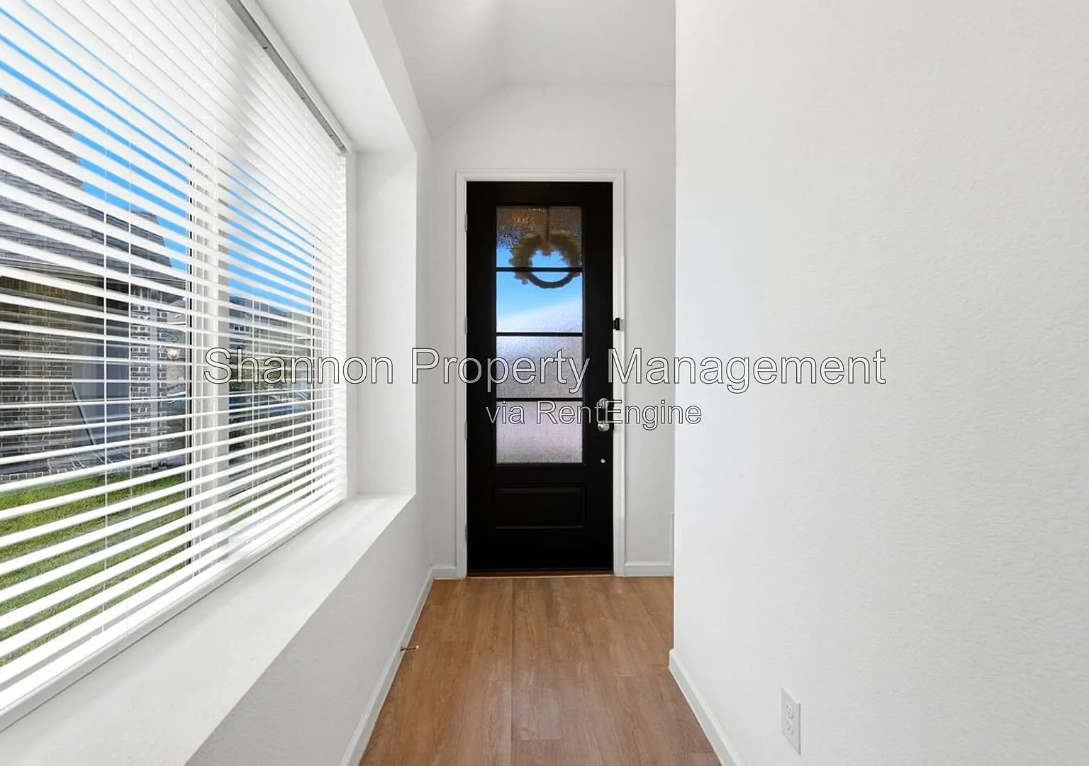 4 bed, 2.5 bath, 1840 sqft, $2,500 — Photo 3