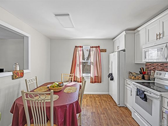 5th image of 183 Mark Tree Road