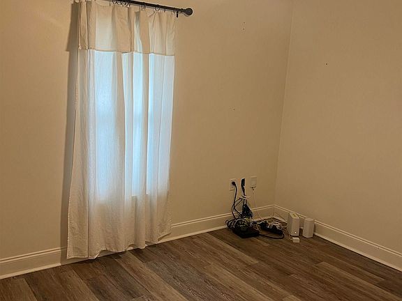 4th image of 369 L Kirth Dr