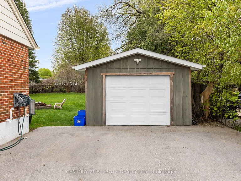 243 Wellington St E #LOWER LEVEL — Photo 18