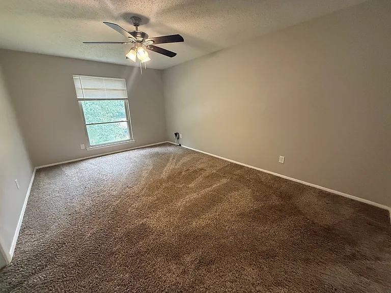 32 Del Tara Dr — Photo 10