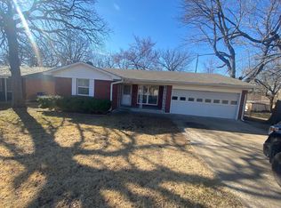 104 E Coffin St, Denison, TX 75021