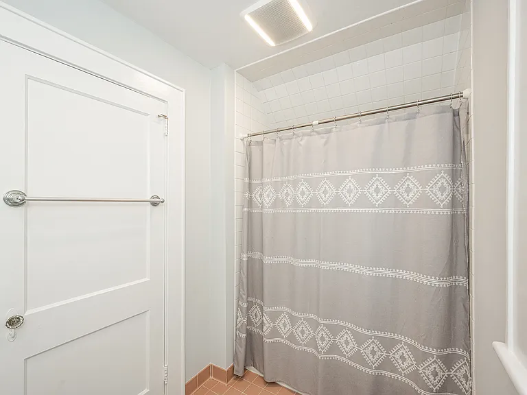 300 Hubbard Ave #2 — Photo 17
