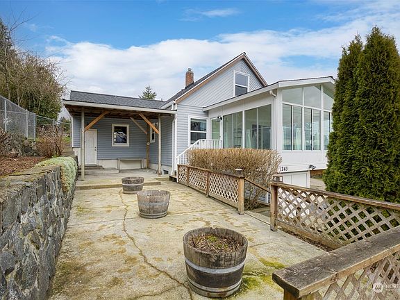 4th image of 1243 Evans Avenue W