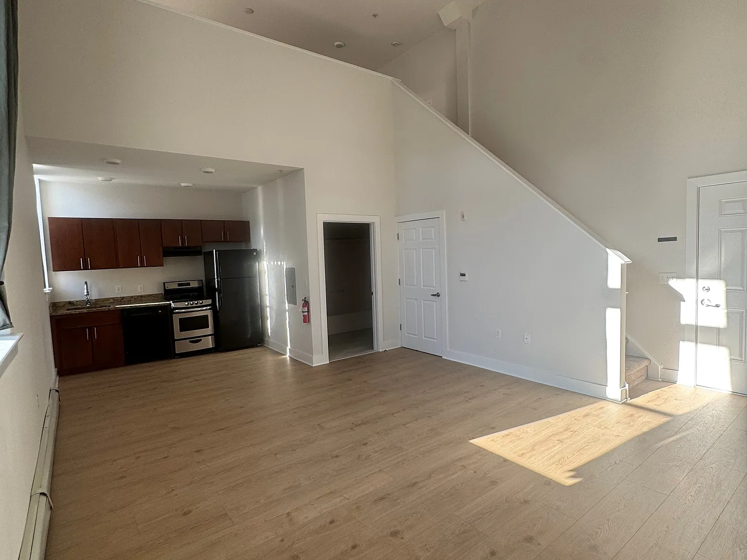 Studio, 516 sqft, $1,800 — Photo 2