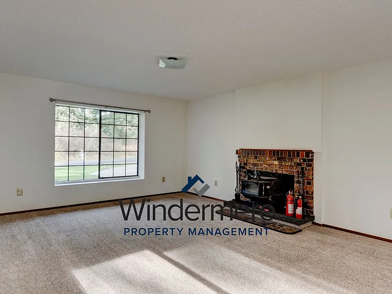 2268 Hastie Lake Rd — Photo 11