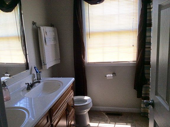 3rd image of 8040 Shelby St