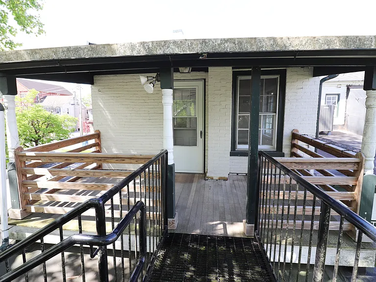 1419 W Main St #B — Photo 3