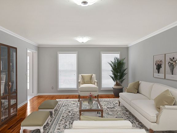 5th image of 2711 Lakebrook Dr