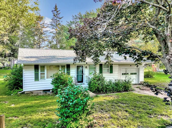 13190 Sylvan Ave, Lindstrom, MN 55045