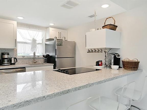 5th image of 311 E Ocean Ave APT 302