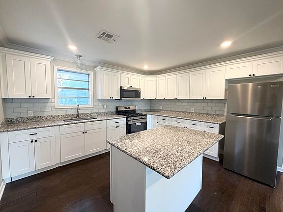 3rd image of 496 Saint Philip St