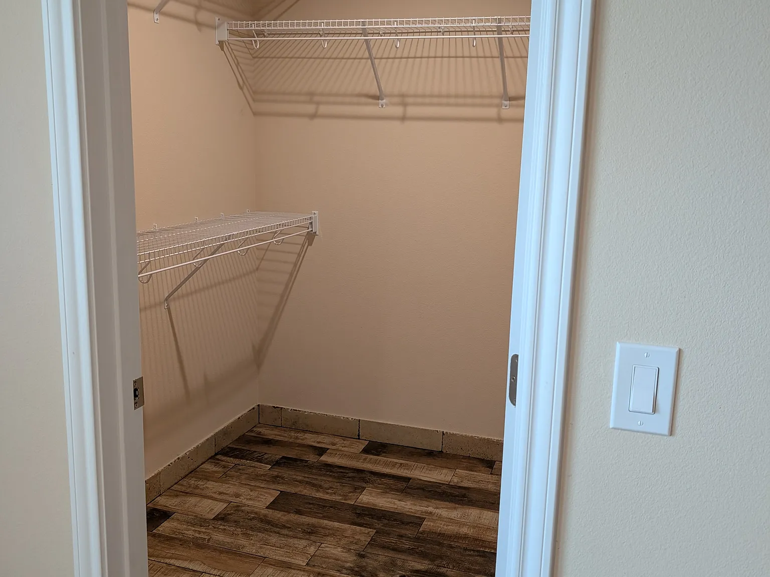 3 bed, 1300 sqft, $1,750 — Photo 4