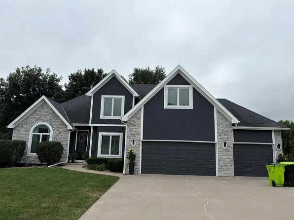 201 Surrey Ct, Smithville, MO 64089