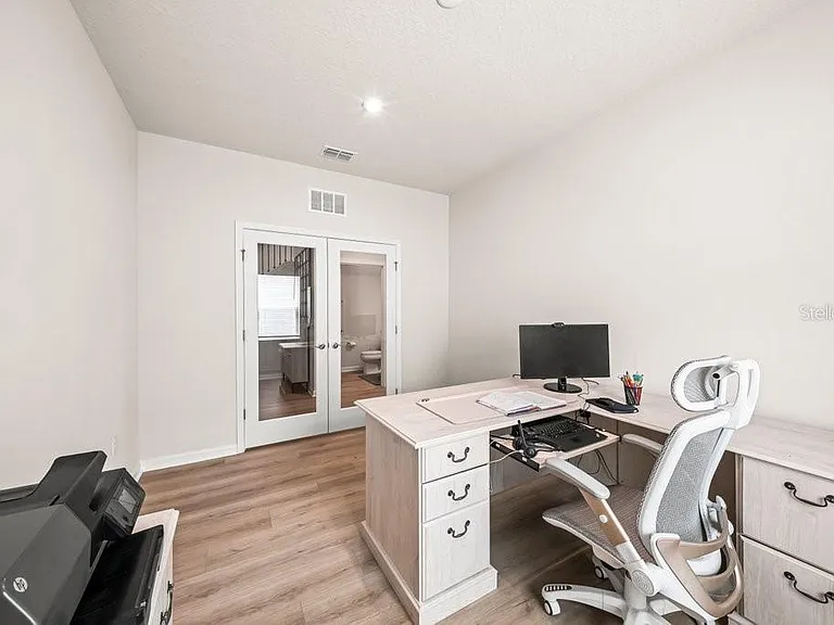 181 Tower Ct — Photo 4