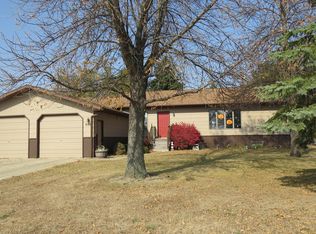 908 16th St SW, Jamestown, ND 58401