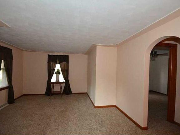 5th image of 7495 Carroll Dr
